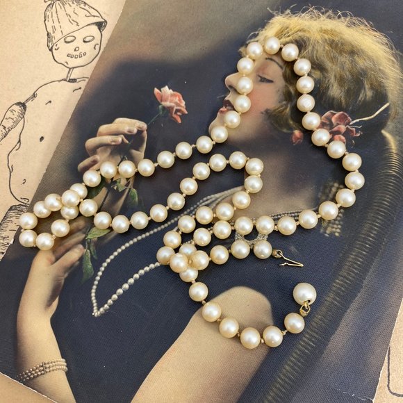 Vintage Knotted Glass Faux Pearl 23.5" Necklace - Picture 4 of 6